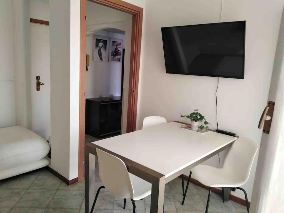 Lovely Flat, Super Connected To The Centre,Wifi,4P Milano Eksteriør billede